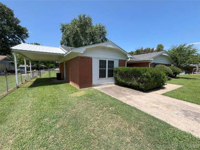 1003 NW 10th Street, Stigler, OK 74432