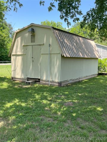 1003 NW 10th Street, Stigler, OK 74432