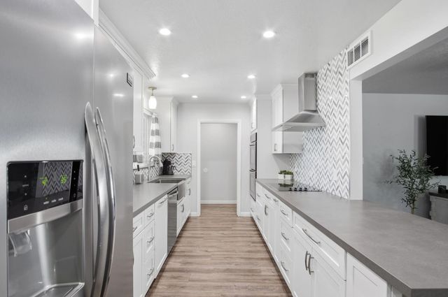 1511 Lorry Ave, Modesto, CA 95355