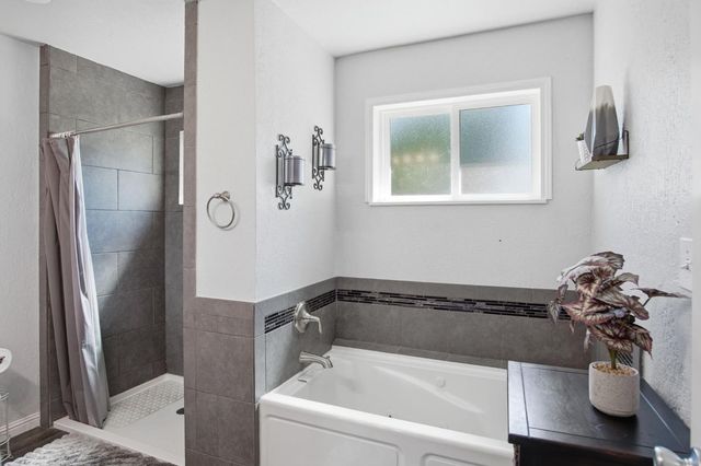 1511 Lorry Ave, Modesto, CA 95355