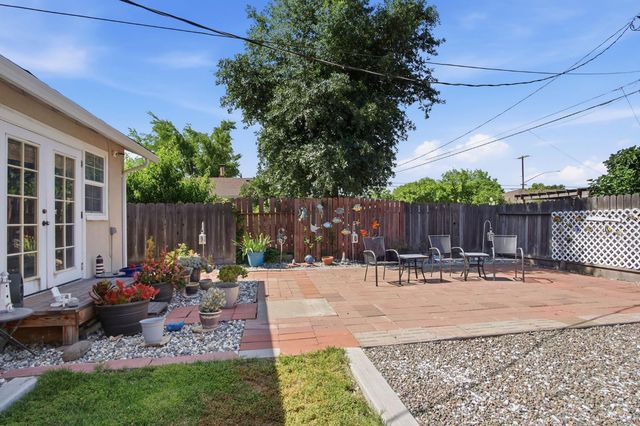 1511 Lorry Ave, Modesto, CA 95355