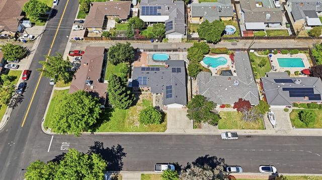 1511 Lorry Ave, Modesto, CA 95355