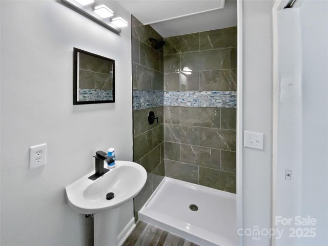 6086 Cougar Lane, Charlotte, NC 28269