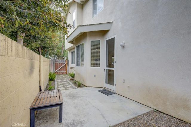2239 Pacific Avenue E, Costa Mesa, CA 92627