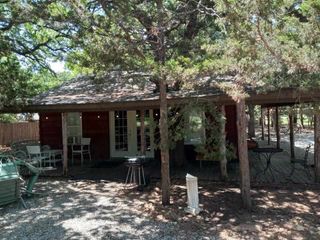 422 NW Eagles Landing Pl, Medicine Park, OK 73557