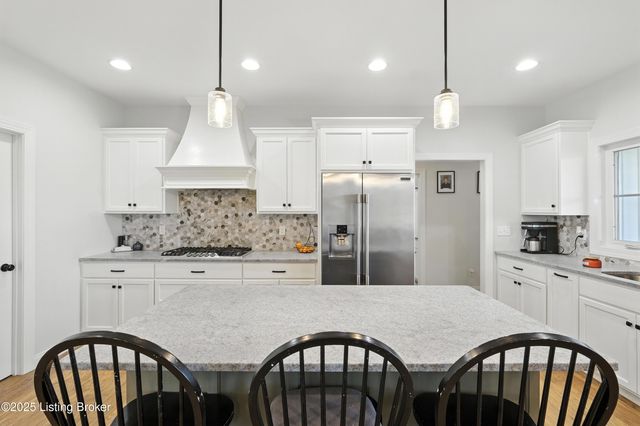 156 Remington Dr, Bardstown, KY 40004