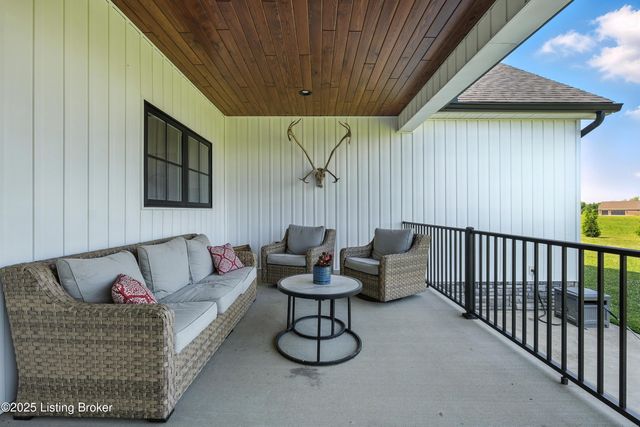 156 Remington Dr, Bardstown, KY 40004