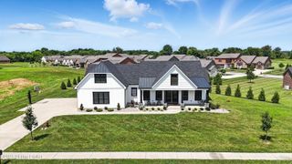 156 Remington Dr, Bardstown, KY 40004