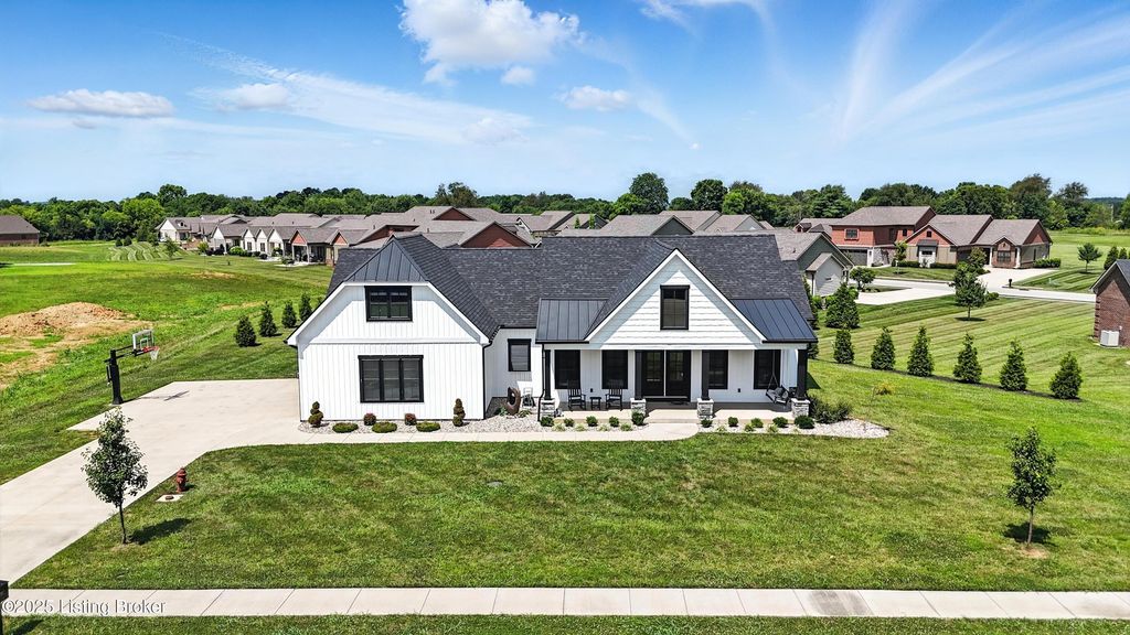 156 Remington Dr, Bardstown, KY 40004