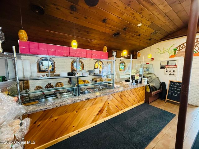 1414 N State Street, Schenectady, NY 12304