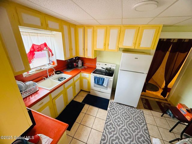 1414 N State Street, Schenectady, NY 12304