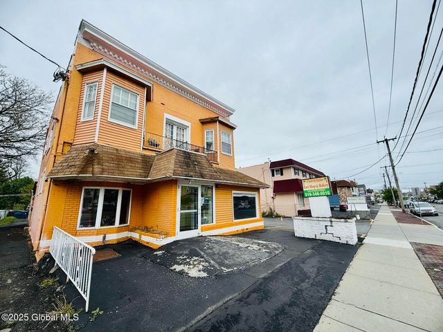 1414 N State Street, Schenectady, NY 12304