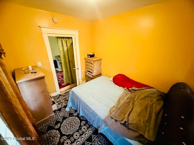 1414 N State Street, Schenectady, NY 12304