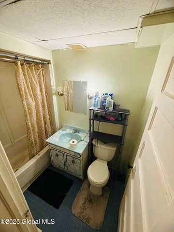 1414 N State Street, Schenectady, NY 12304