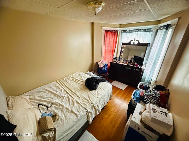 1414 N State Street, Schenectady, NY 12304