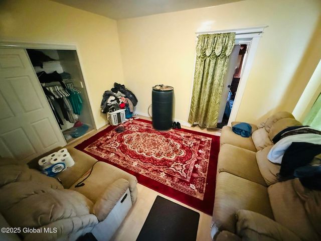1414 N State Street, Schenectady, NY 12304