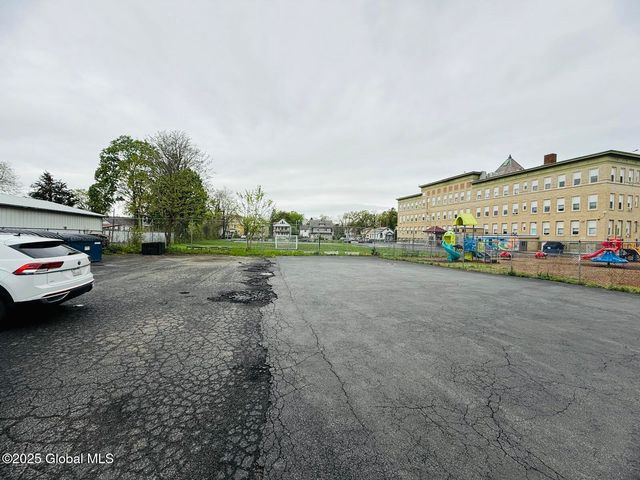 1414 N State Street, Schenectady, NY 12304