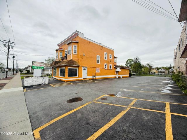 1414 N State Street, Schenectady, NY 12304