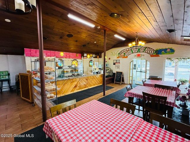 1414 N State Street, Schenectady, NY 12304