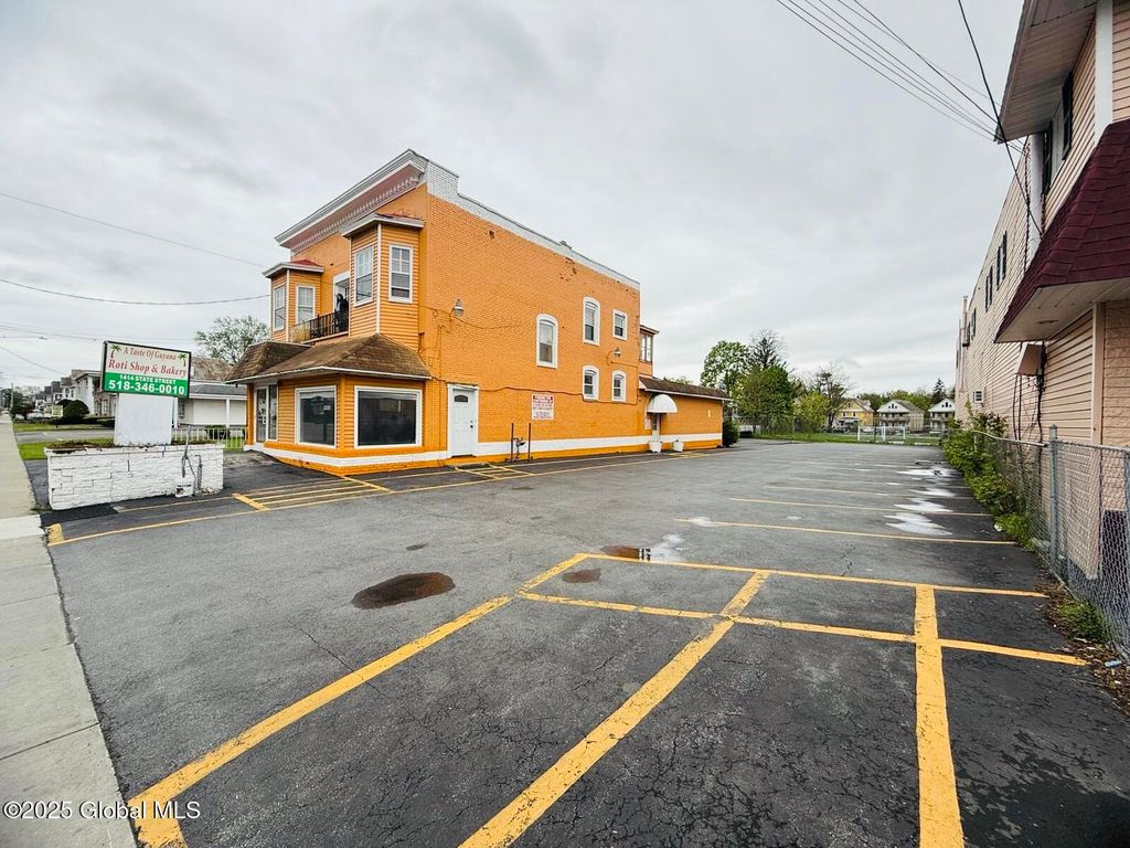 1414 N State Street, Schenectady, NY 12304