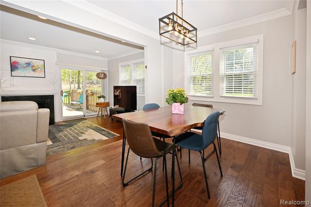 1562 Brentwood Drive, Troy, MI 48098