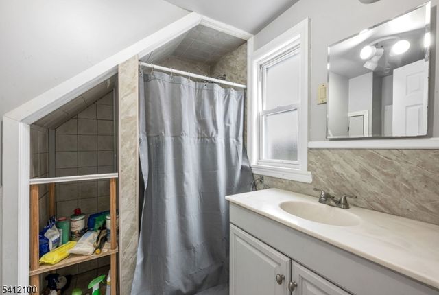 19 Entwistle Ave, Nutley Twp., NJ 07110