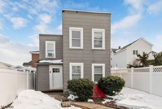 19 Entwistle Ave, Nutley Twp., NJ 07110