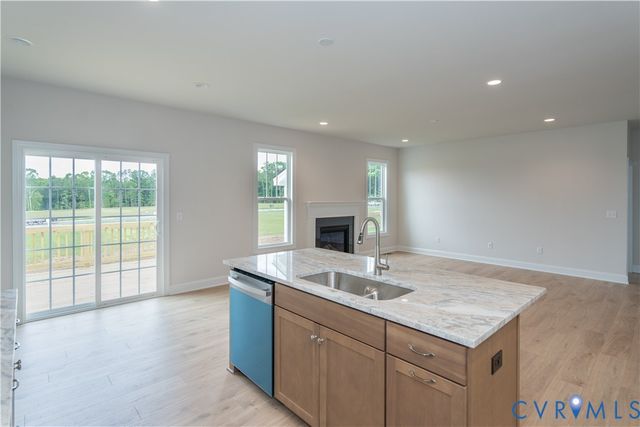 16825 Creek Parke Dr, Moseley, VA 23120