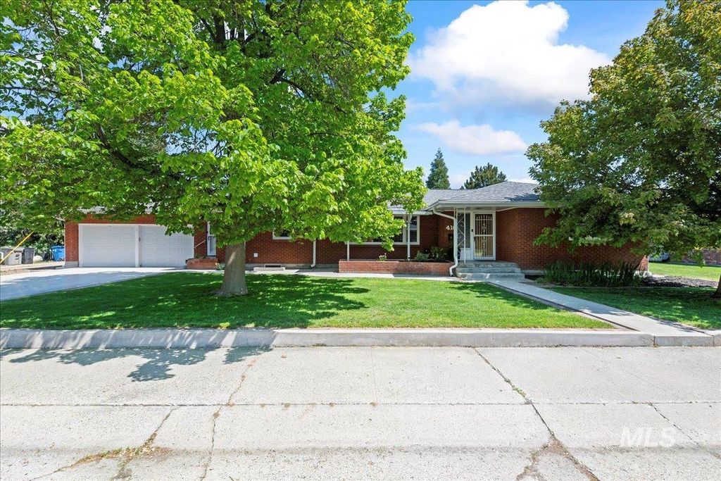 416 S State St, Nampa, ID 83686