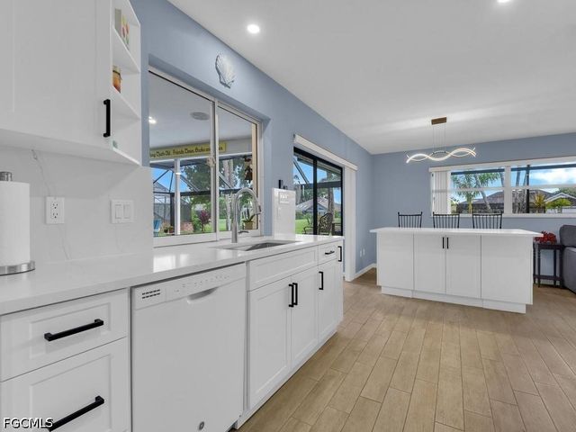 28372 Verde LN, Bonita Springs, FL 34135