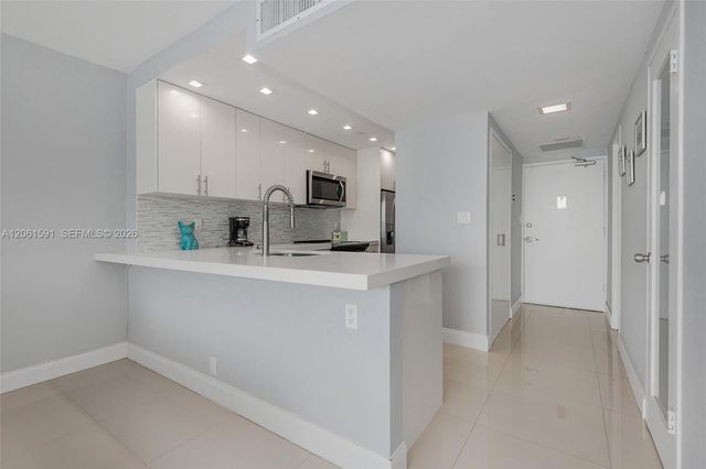 1000 West Ave 1220, Miami Beach, FL 33139