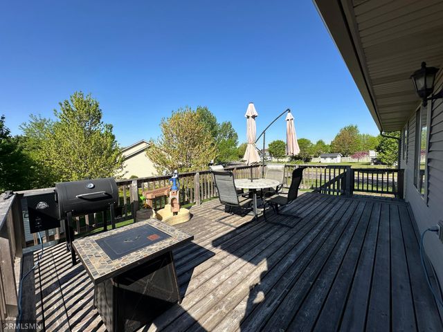 9873 Park Place Drive, Monticello, MN 55362