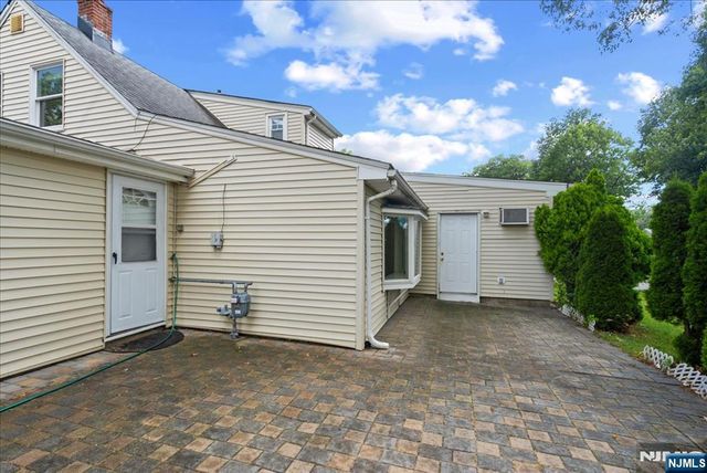 40 Hunterdon Road, West Orange, NJ 07052