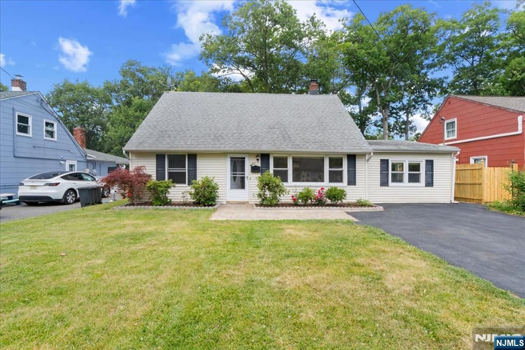40 Hunterdon Road, West Orange, NJ 07052