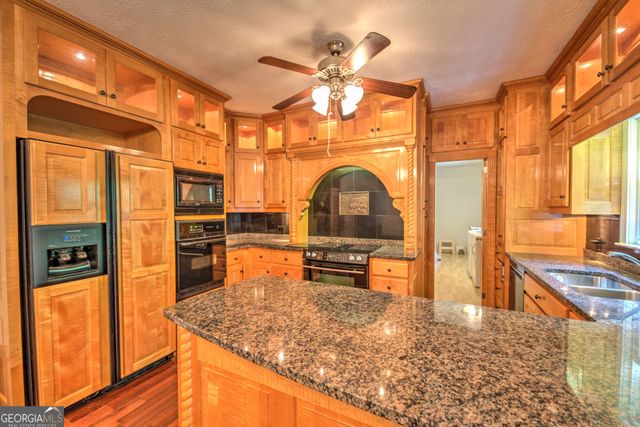 60 Inali Den Lane, Clayton, GA 30525