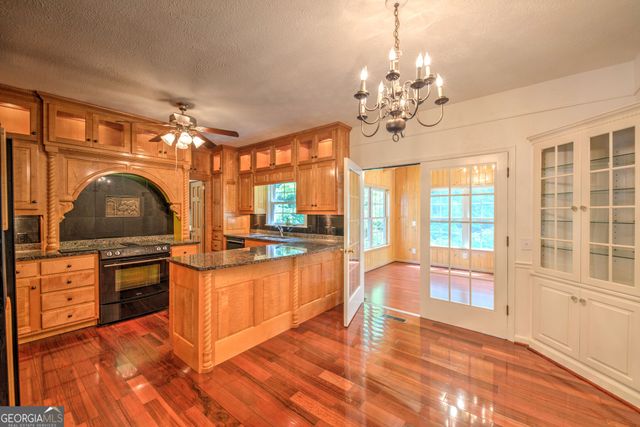 60 Inali Den Lane, Clayton, GA 30525