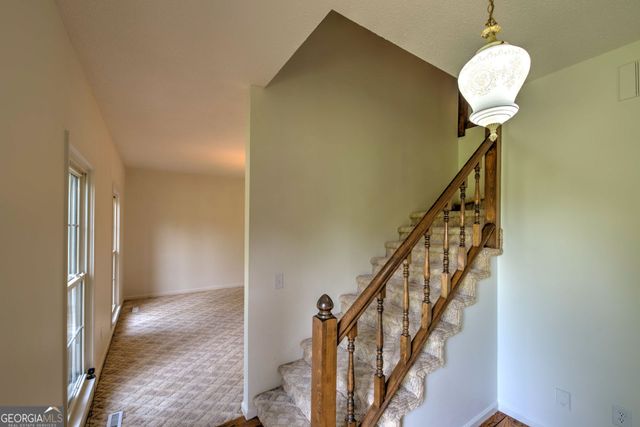 60 Inali Den Lane, Clayton, GA 30525