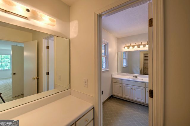 60 Inali Den Lane, Clayton, GA 30525