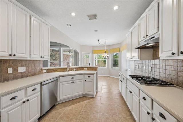 12847 Magic Falls Drive, Tomball, TX 77377