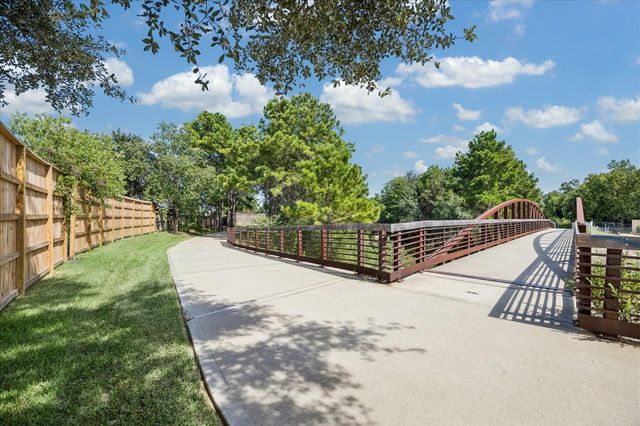 12847 Magic Falls Drive, Tomball, TX 77377
