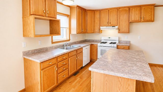2416 C Street SW, Cedar Rapids, IA 52404