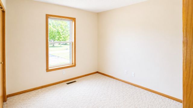 2416 C Street SW, Cedar Rapids, IA 52404