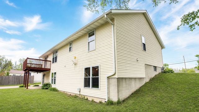 2416 C Street SW, Cedar Rapids, IA 52404