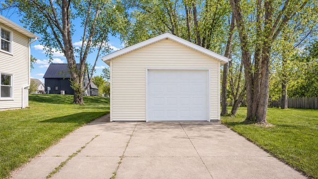 2416 C Street SW, Cedar Rapids, IA 52404