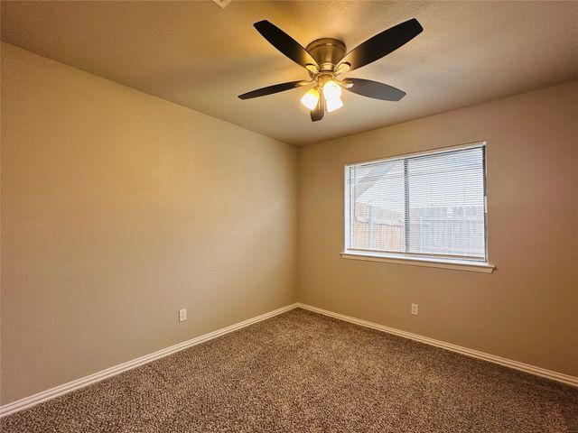 525 Cole Avenue, Saginaw, TX 76179