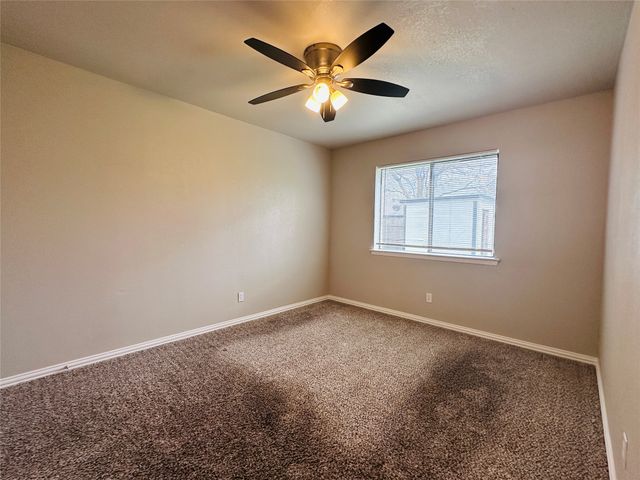 525 Cole Avenue, Saginaw, TX 76179