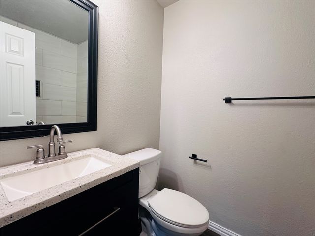 525 Cole Avenue, Saginaw, TX 76179