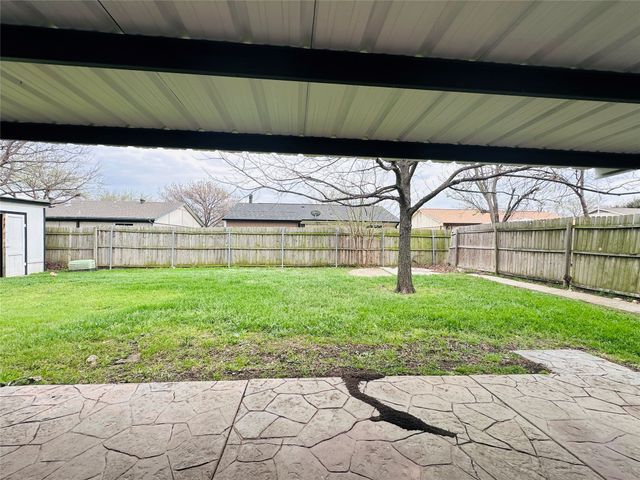 525 Cole Avenue, Saginaw, TX 76179