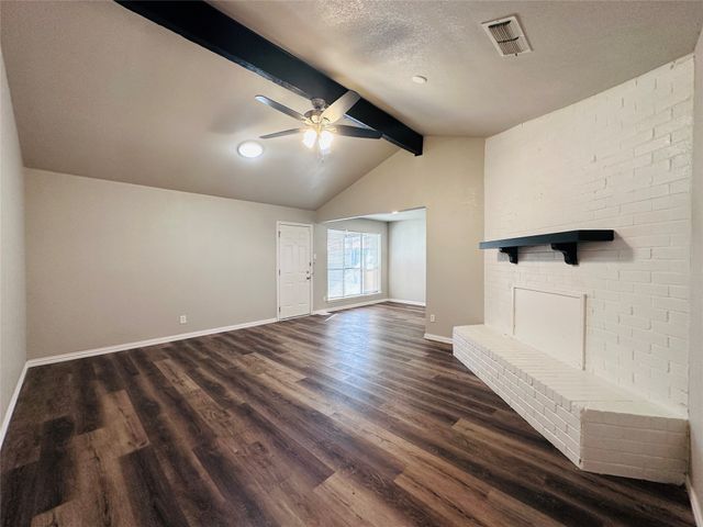 525 Cole Avenue, Saginaw, TX 76179