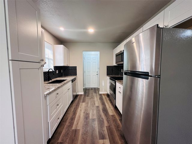 525 Cole Avenue, Saginaw, TX 76179